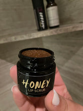 Load image into Gallery viewer, HONEY LIP SCRUB